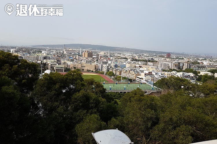 彰化市區景點一日遊 週末就醬玩彰化 火車頭旅館 萌犬彩繪 巨人洗髮精 婚紗基地 一條路線暢遊彰化美景 滿分的旅遊札記